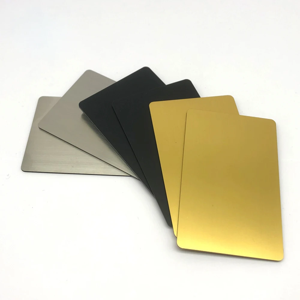 216 칩 포함 NFC 카드, 13.56MHz 주파수, 888 바이트 스토리지, PVC 및 레이저 인쇄 가능 금속 마감, 5 팩