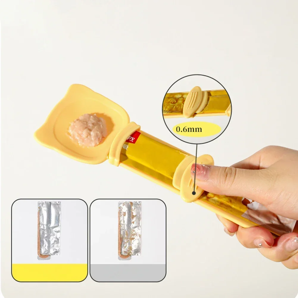 Cat Snack Feeding Spoon 1