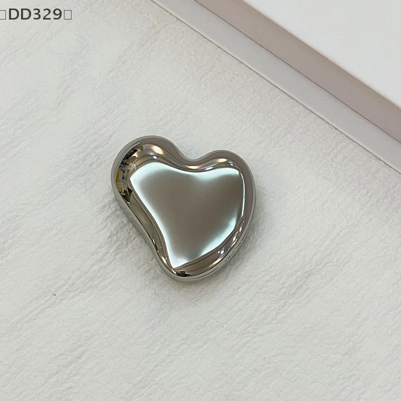 〔DD329〕Heart Shape Makeup Mirror Girl Cute Small Mirror Portable Student Rotating Mirror Cosmetic Beauty Tools Handheld