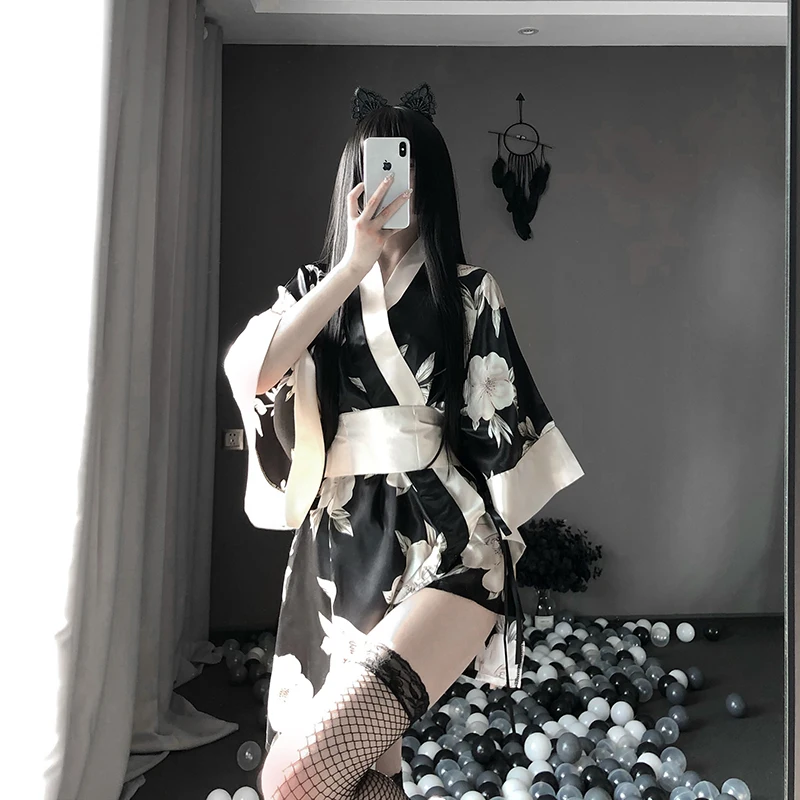 Sexy Sakura Kimono Lovely Japanese Uniform Robe Floral Bathrobe Short Kimono Night Bathrobe for Women women sleepwear