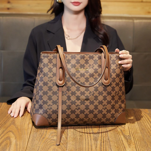 IVK 22*15cm Luxury Women's Brand Clutch Bags Designer Round Crossbody  Shoulder Purses Handbag Women Clutch Travel Tote Bag - AliExpress