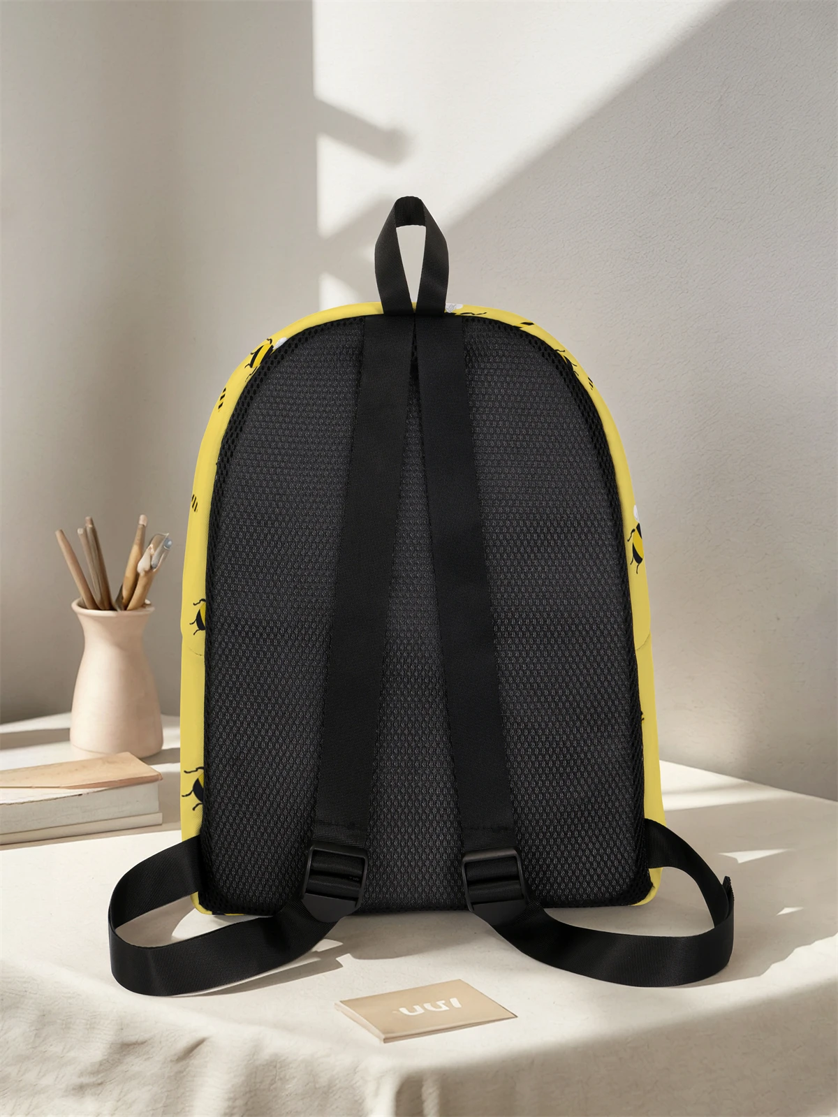 Bee pattern backpack, new model for 2025, casual travel backpack, lightweight and simple casual travel backpack