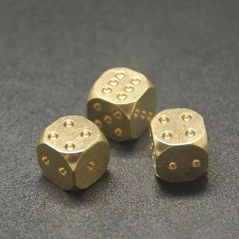 2Pcs Metal Dice Brass Gold Color High Quality 6 Sided Dice Brass dice hand polished Stress RelievingToys For Adult 15mm 3