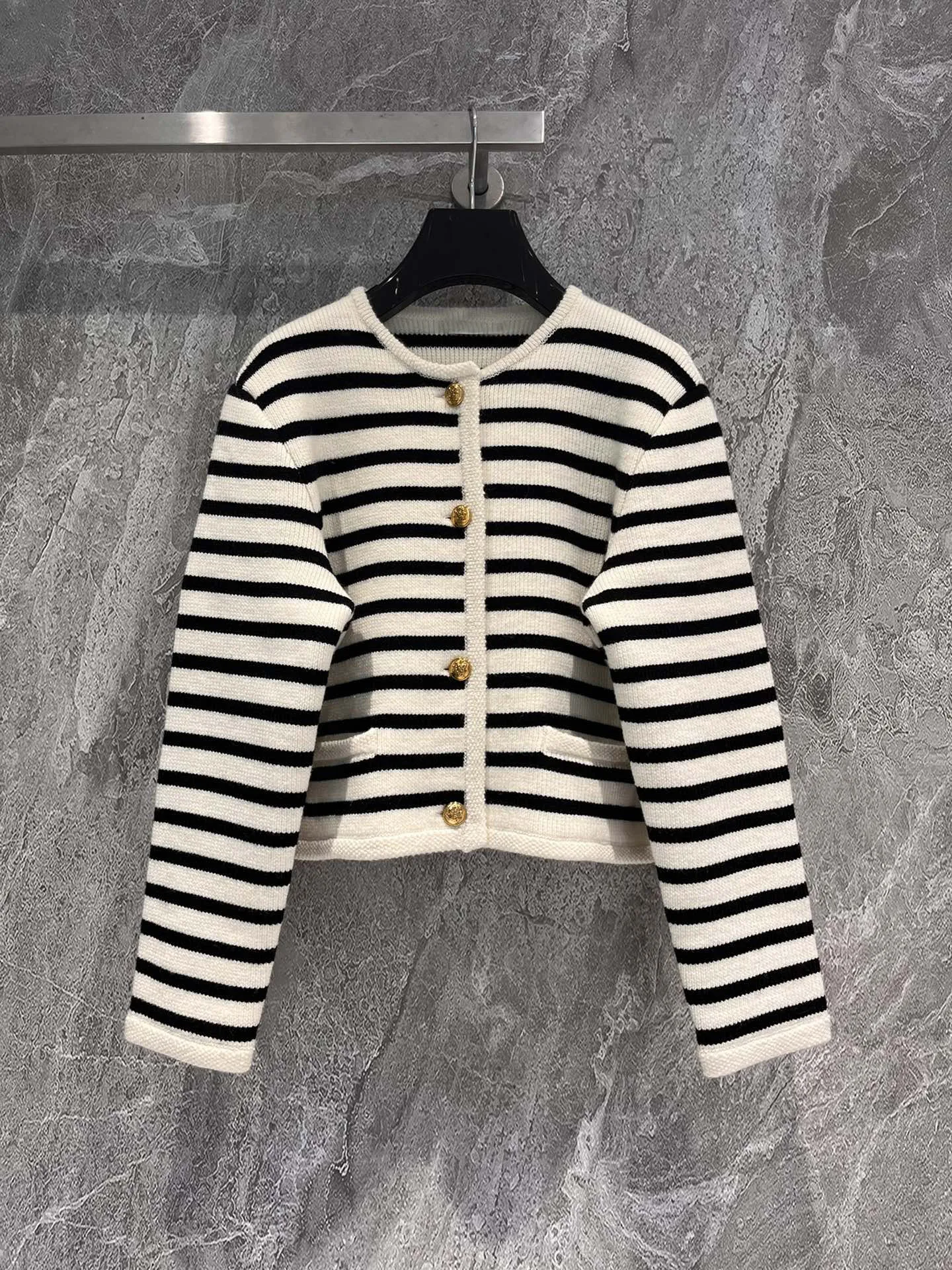 

2023 Women's Clothing High Quality Striped 70% Wool Cardigans Coat Female Chic SweaterAutumn Winter New 1056