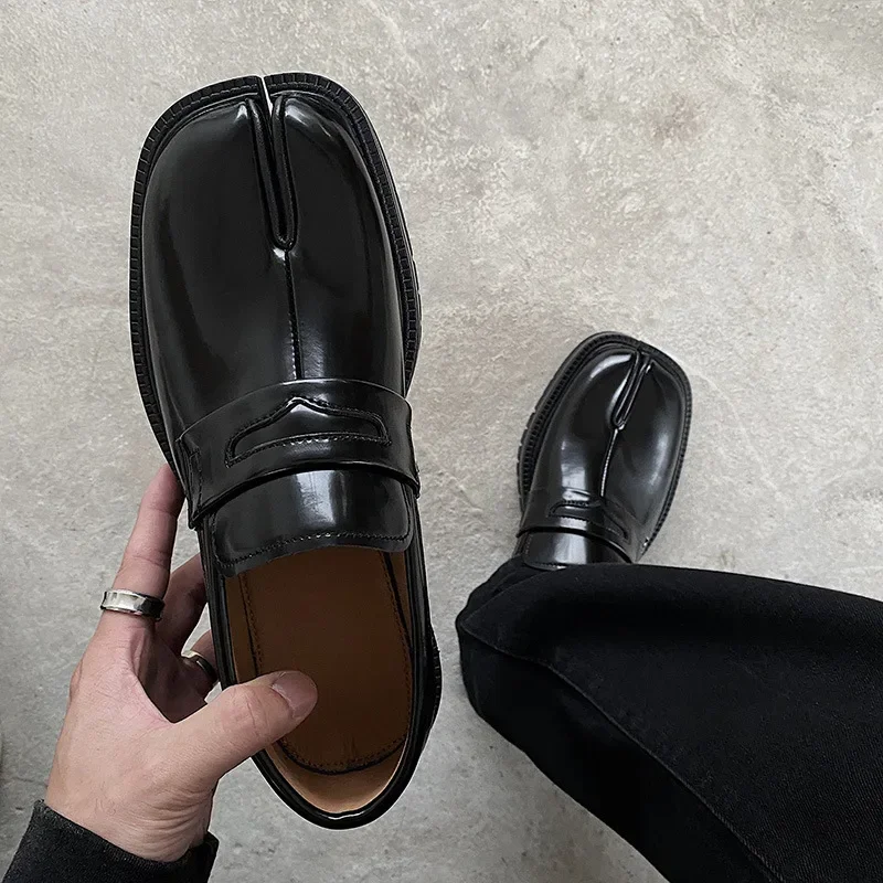 Split Toe Shoes Women Shoes CHMURY Tabi Shoes Loafer for Men and Women Split Toe Thick Sole Casual Leather