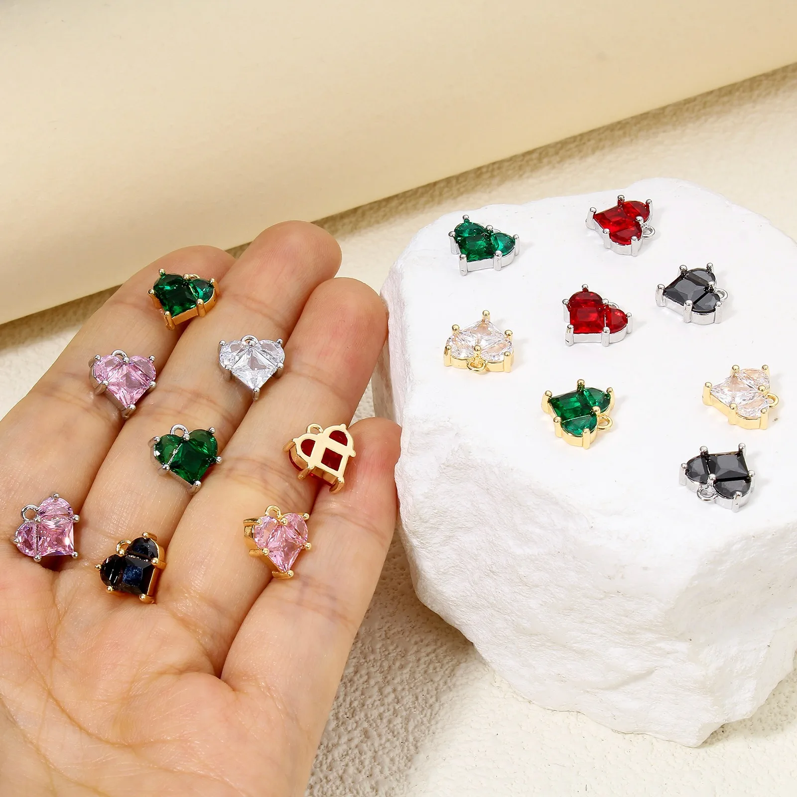 sourcing map 20 strass a forma di cuore da cucire, 12 x 12 mm, in cristallo, con retro piatto, gemme in metallo con montatura a griffe argentate, per