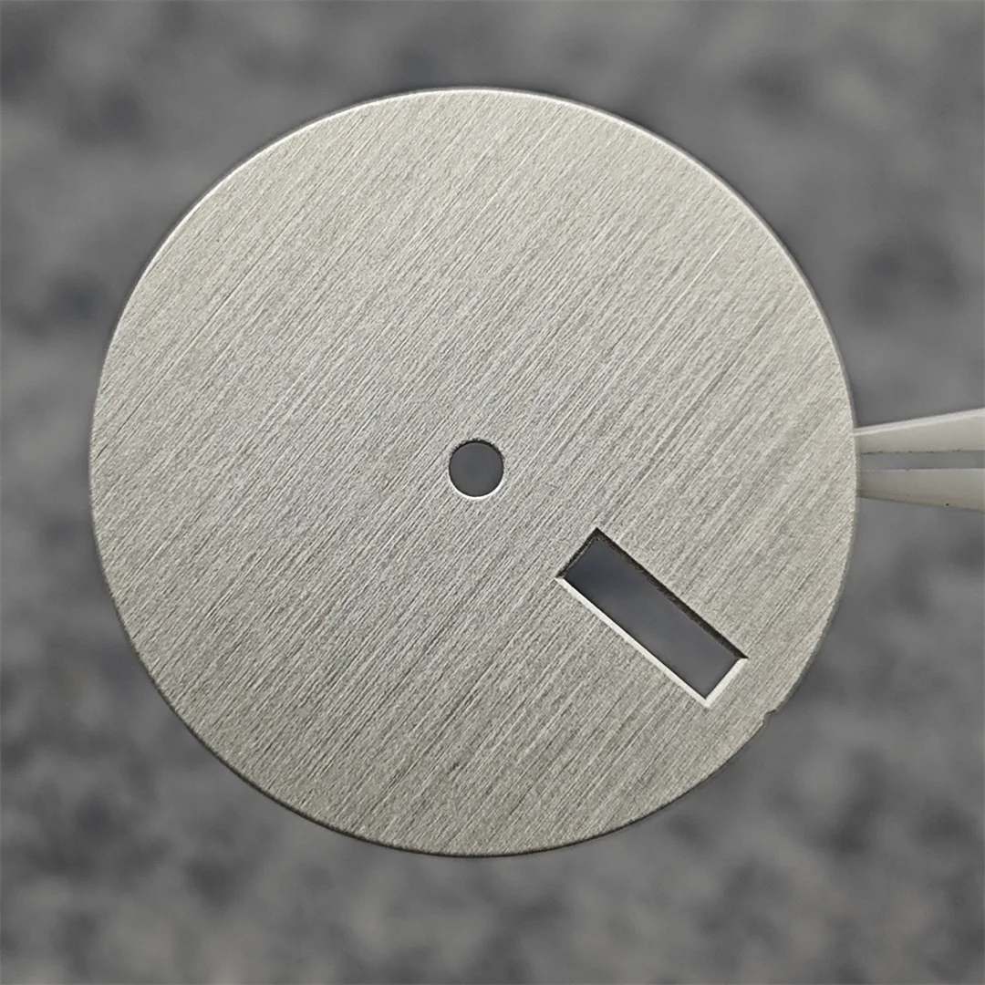 28.5mm Solid Color Metal Watch Dial Round Sand Pattern DIY Watch Faces Calendar Window NH35/NH36/4R/7S Movement