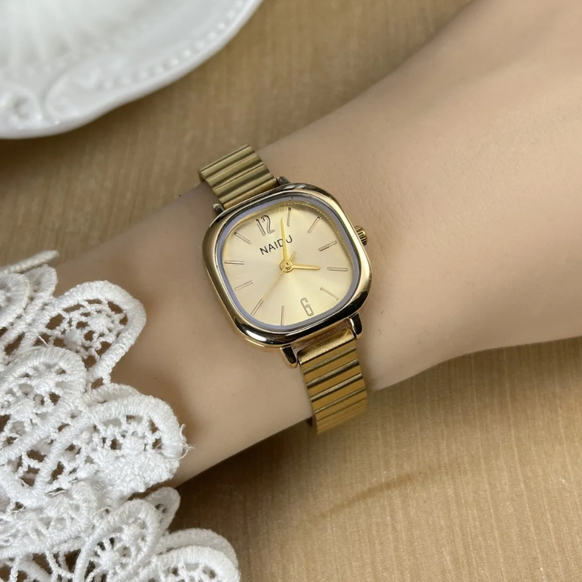 Luxury Women's Quartz Watch with Adjustable Stainless Steel Strap