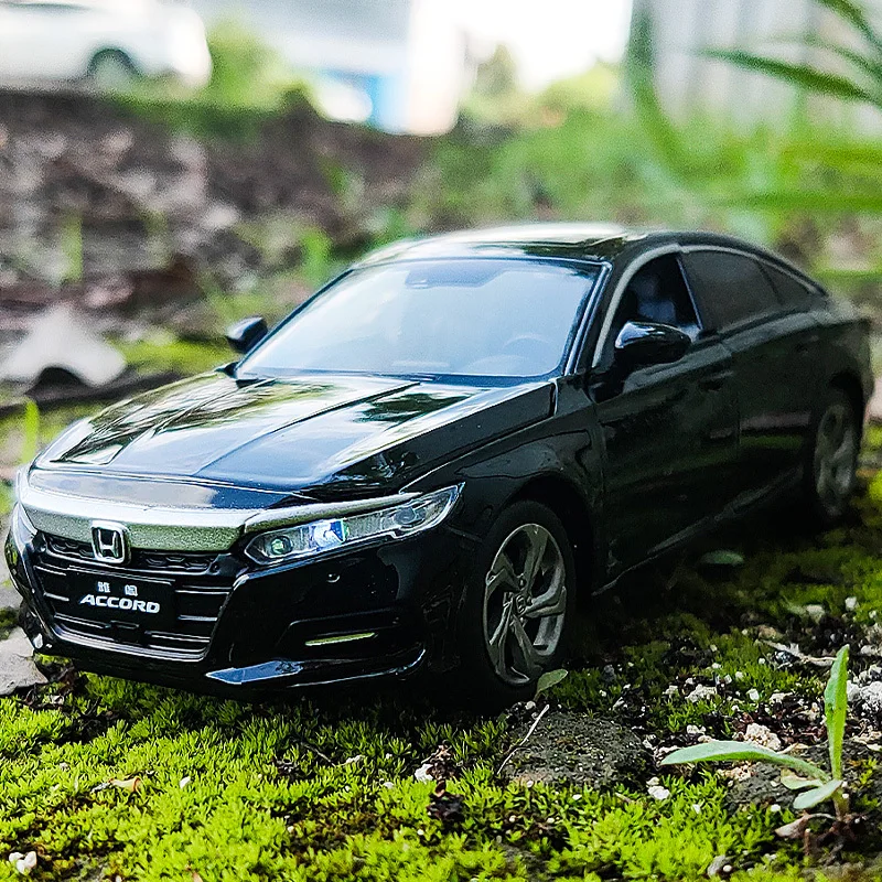 

1:32 Honda Accord Model Die-casting Model Sound and Light Car Children's Toy Collectible Boy Birthday Gift