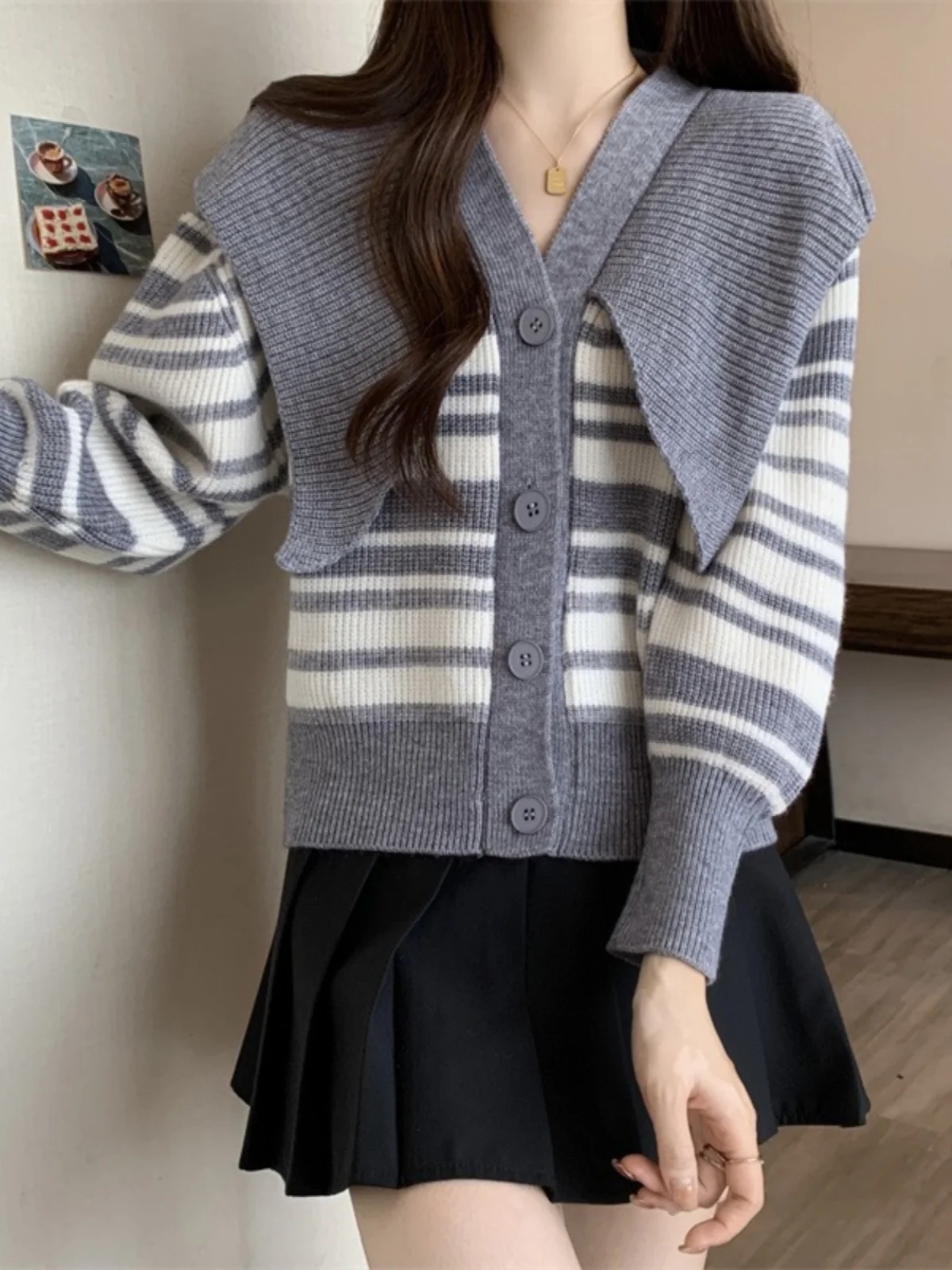 

Fashion Design Women Knitshirts Oversized All-matched V Neck Contrast Color Long Sleeve Cardigans Tops Leisure Striped Sweater