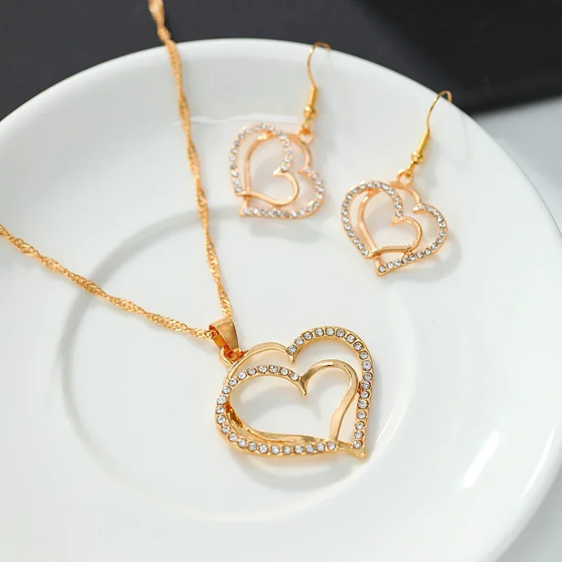 3 PCS Set Heart Shaped Jewelry Set of Earrings Pendant Necklace for Women Exquisite Fashion Rhinestone Double Heart Jewelry Set