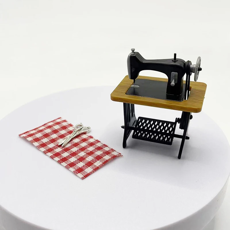 

1Set 1:12 Dollhouse Miniature Sewing Machine Scissors Cloth Model Antique Furniture Decor Toy Doll House Accessories