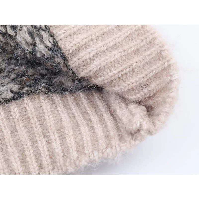 Chic Fashion Jacquard Embroidery Knitted Sweater Women 2025 New Short Sleeve Women's Casual Knitwear Pullover Tops