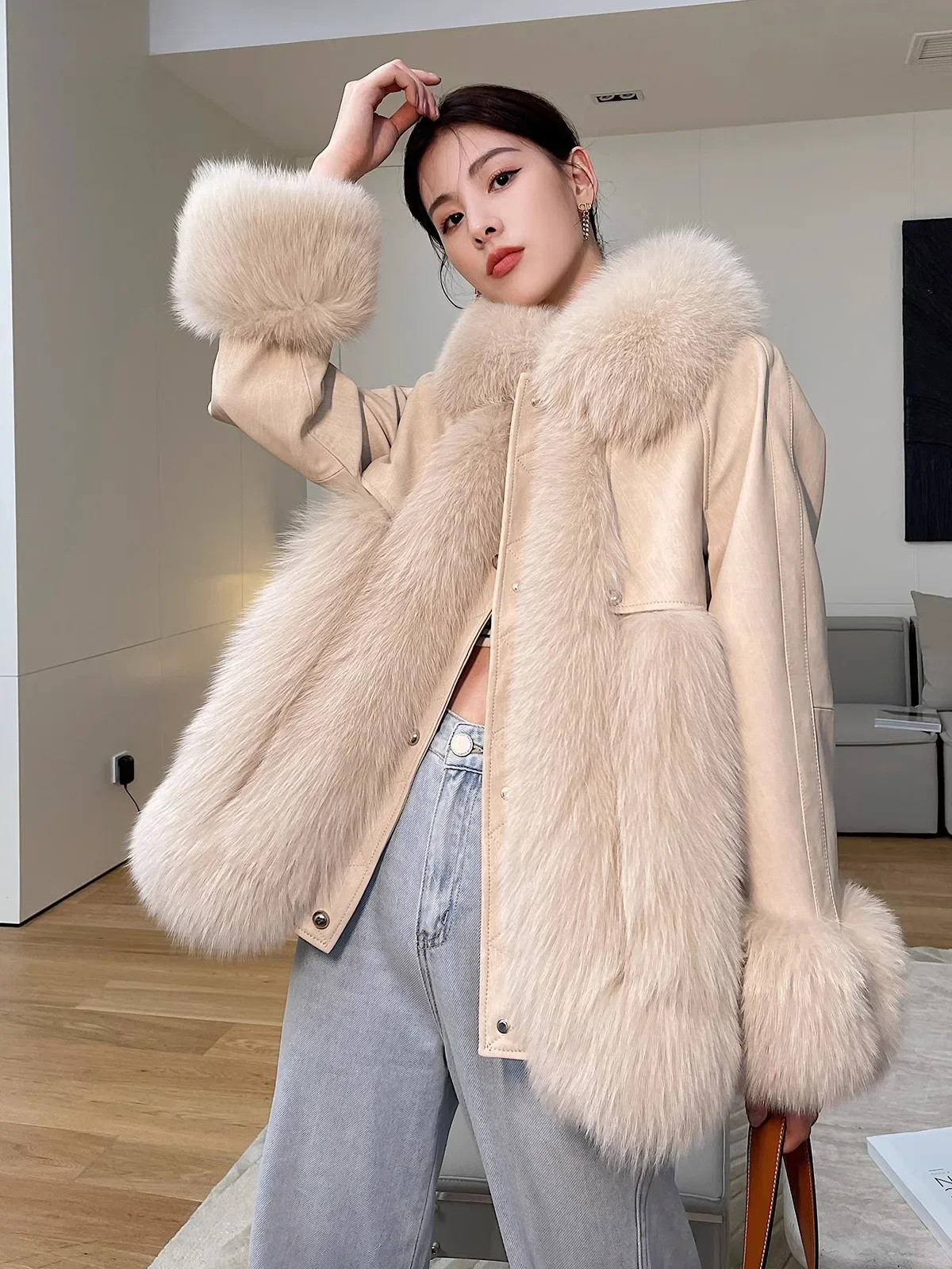 

2024 New Fur Jacket Women Winter Fox Fur Collar Splice Sheepskin Coat Female Large Size Parka Winter Warm Fox Fur Overcoat Woman