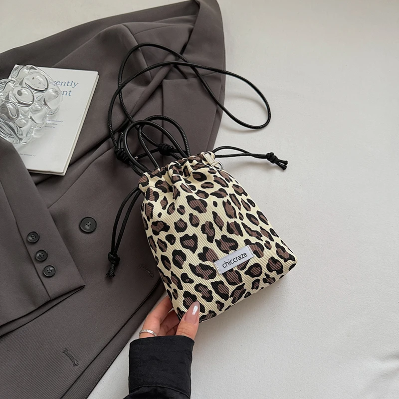 Off-white without accessories