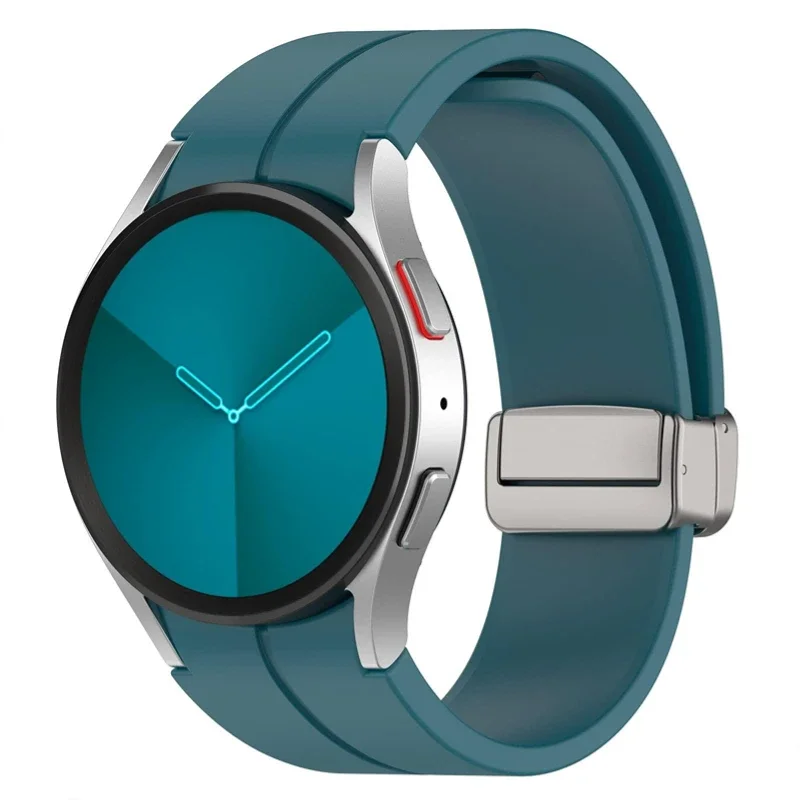 Versatile 20mm Silicone Watch Strap in Classic Design