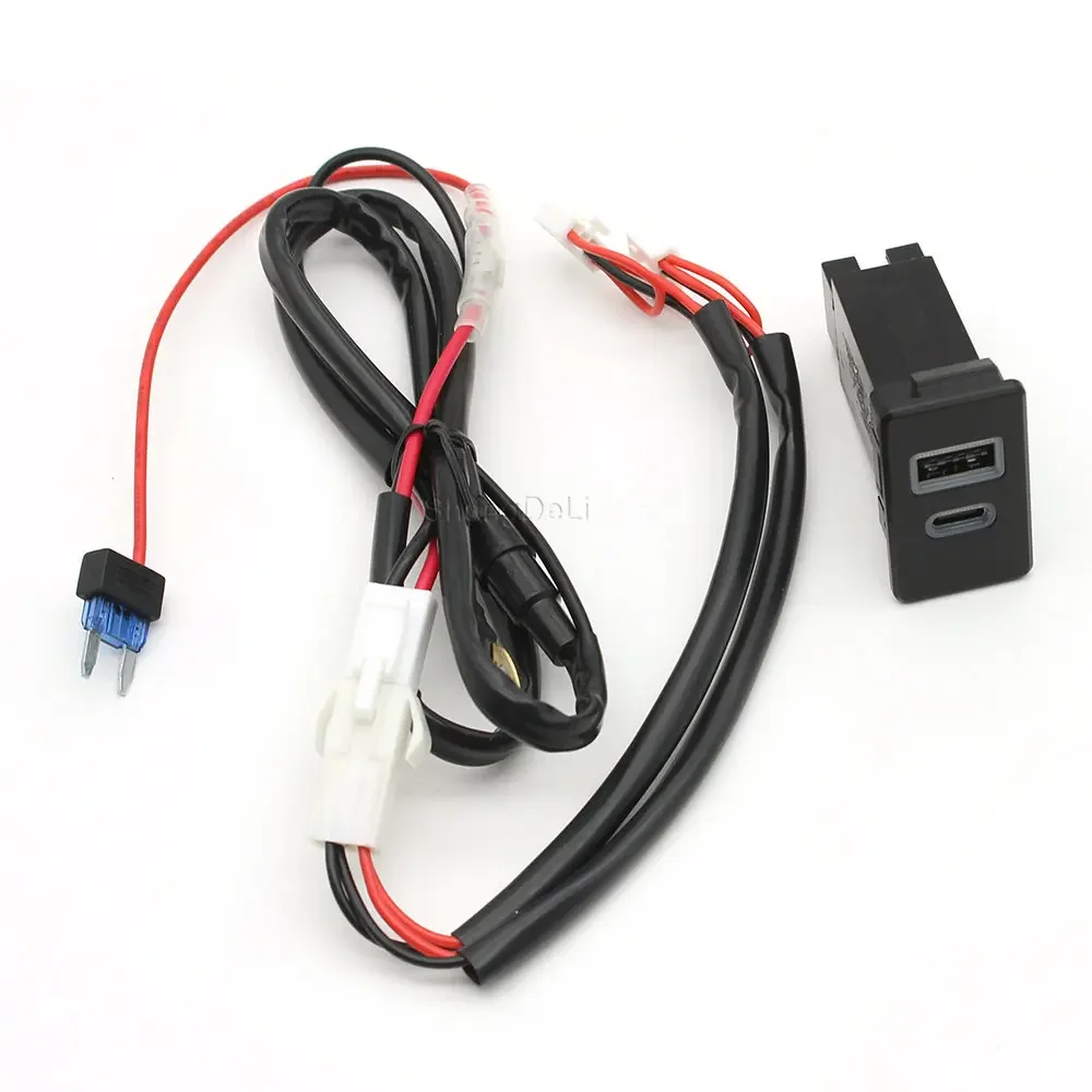 日産充電器 Amazon | Nissan 日産車系用USB充電器 QC3.0×2急速充電USBポート