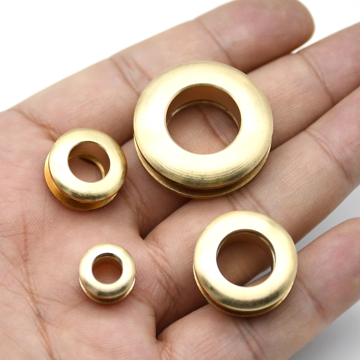 2pcs Solid Brass Screw Back Eyelets with Washer Grommets Leather Craft Accessory for Bag Garment Shoe Clothes Jeans Decoration