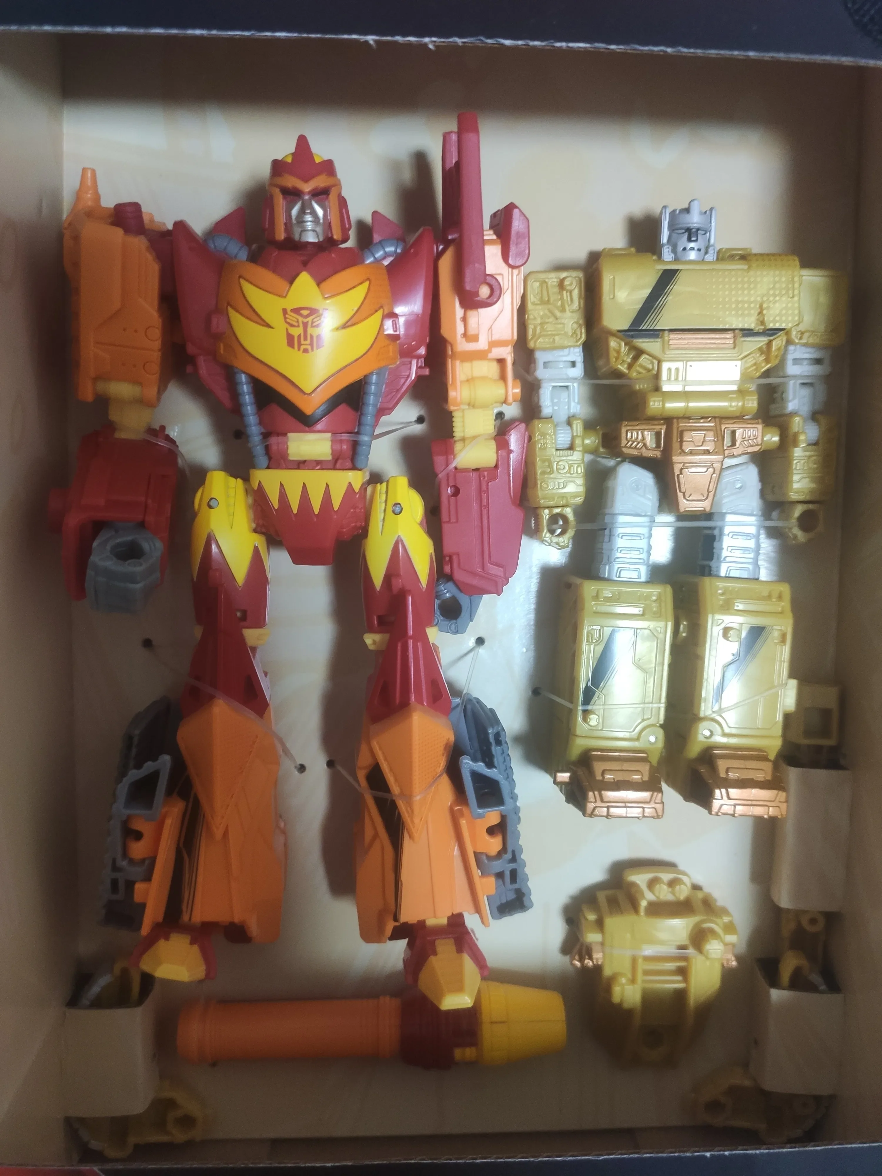 トランスフォーマー エミレーツ ザロン ジェネレーションズ コミックエディション トランスフォーマー ジェネレーションズ コミックエディション