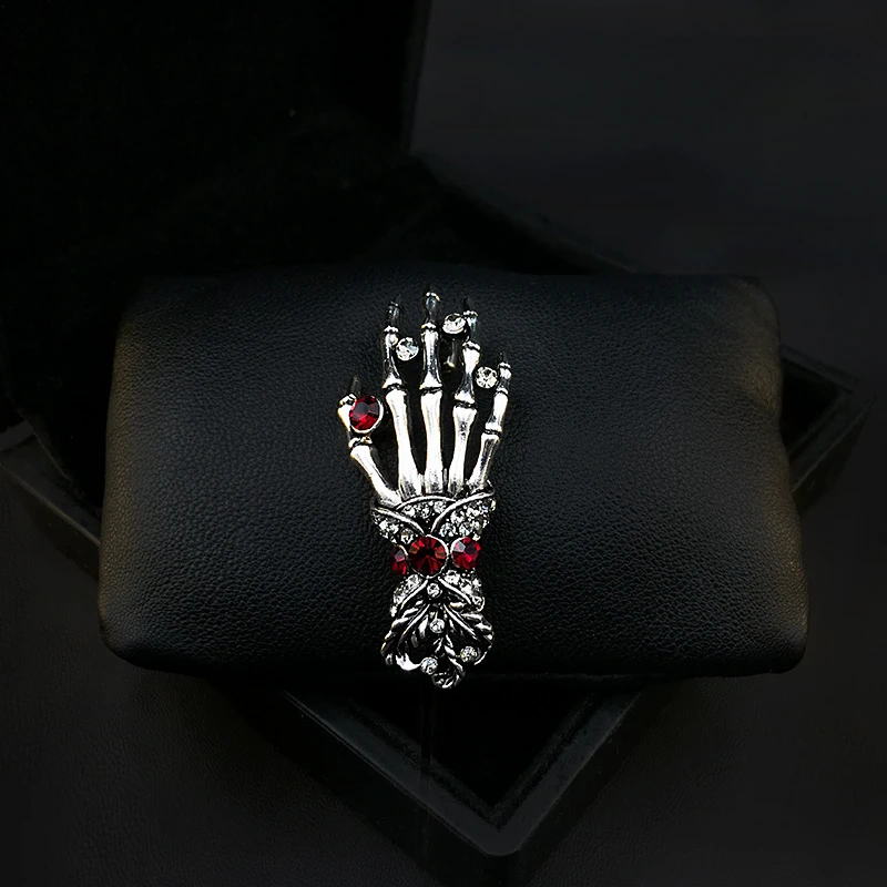 909 Retro Vivid Ghost Hand Brooch Men Neckline Badge High-Grade Exquisite Skull Corsage Accessories Coat Decorative Pin Jewelry