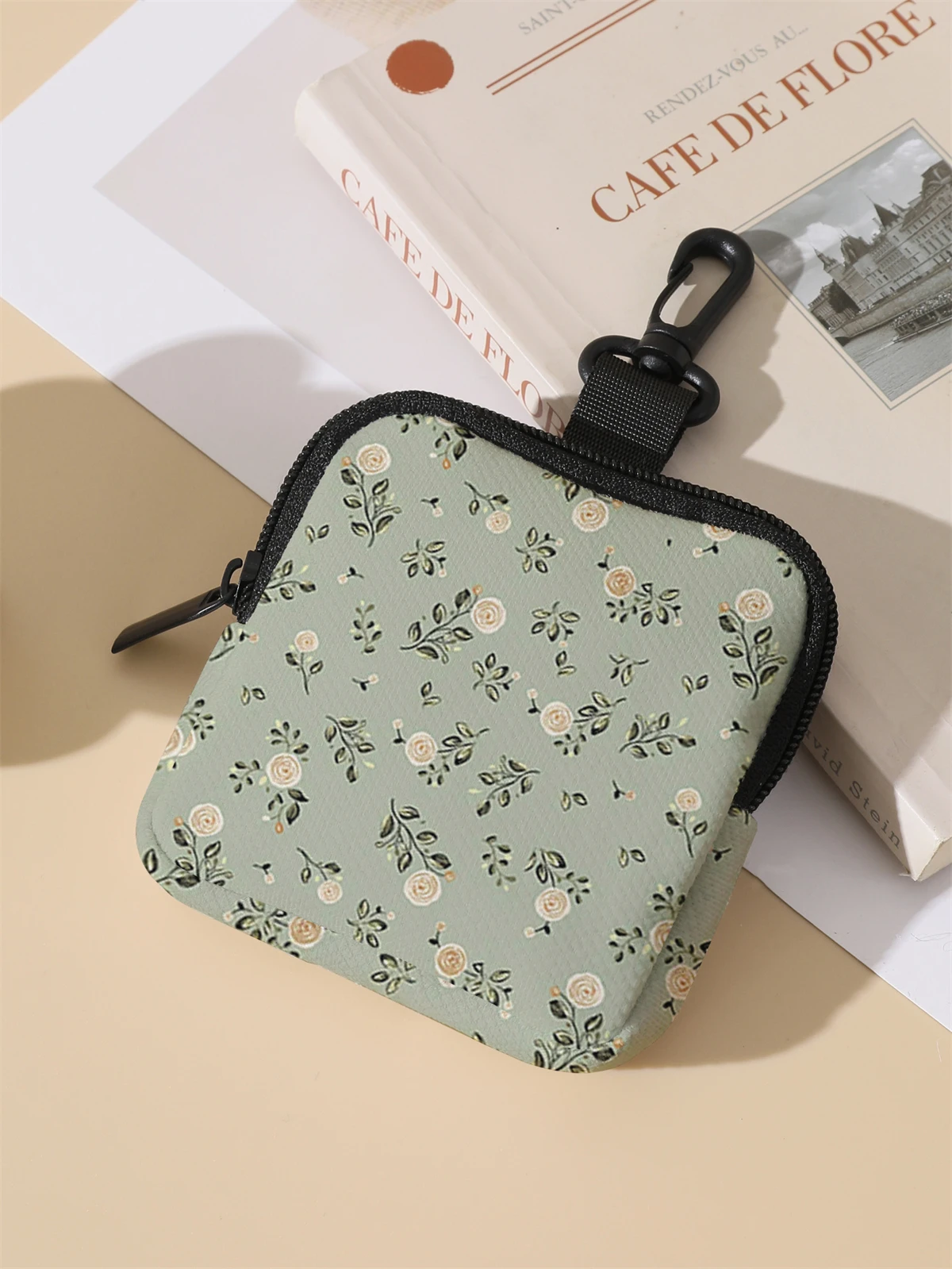 A large capacity coin wallet with floral patterns, digital printed coin wallet, and storage bag are ideal choices for GIFs