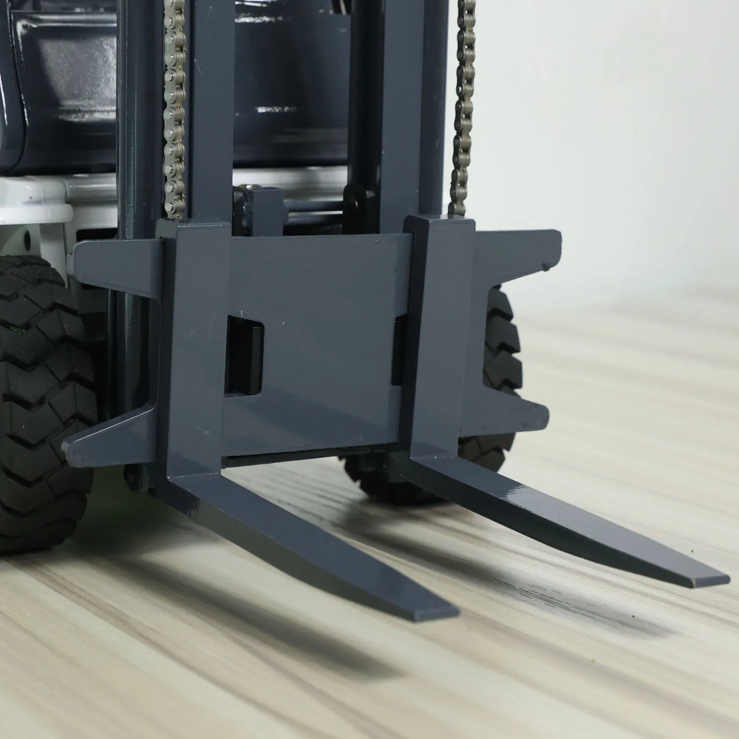 Toys 1/14 RTR Mini RC Hydraulic Forklift Metal Wheeled Transfer DIY Painted Finished Folk Lift Truck Car Vehicle Model for Boy 5