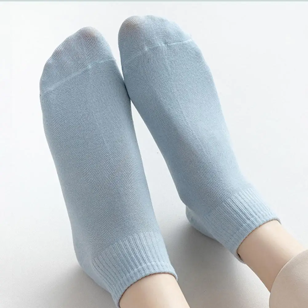 

Stretchy Casual Socks Women's Anti-slip Breathable Ankle Socks with High Elasticity Soft Sweat-absorption Solid Color for Active