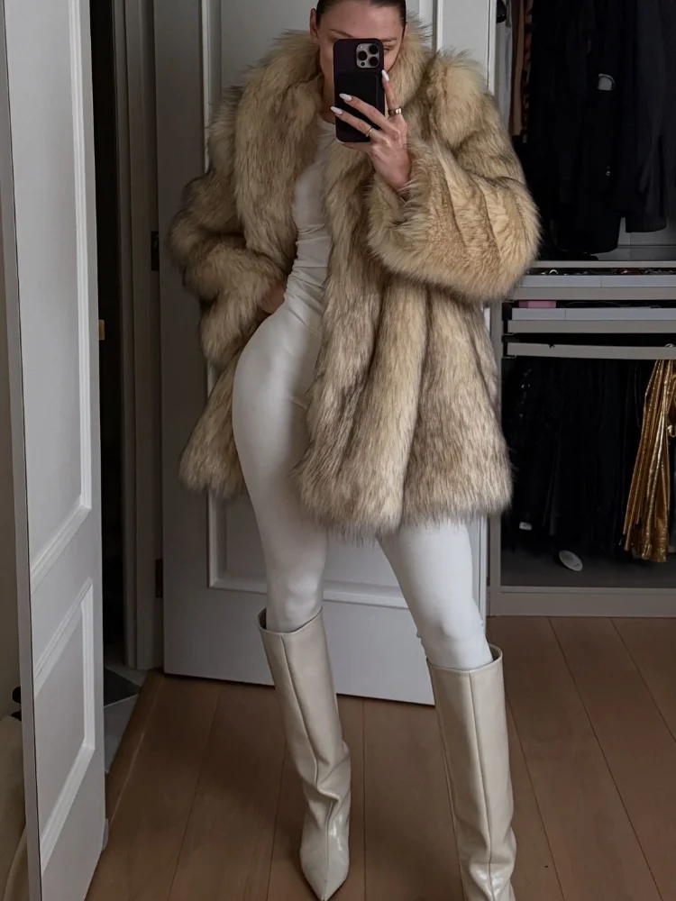 Chic Gradient Lapel Cropped Faux Fur Coat Women Fashion Long Sleeve Short Thickening Jacket Winter New Ladies Highstreet Outwear 2