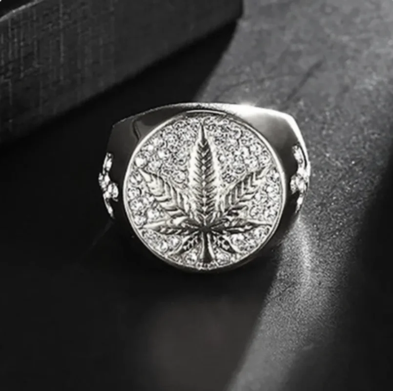 thumbnail image 1 of Nuevos anillos de metal brillante 2023 para hombres, anillo de moda estilo punk con sello de ancho geométrico y dedo cuadrado, accesorios de joyería, venta al por mayor, 1 of 5