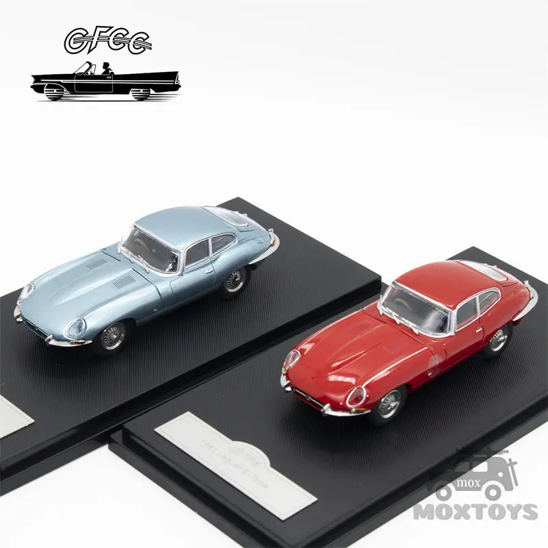 

Модель автомобиля GFCC 1:64 1961 Jaguar E-Type, Красный/Ледяной Синий