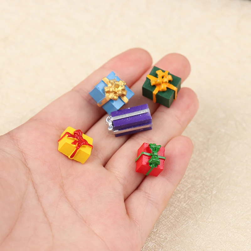 Miniature House Kit 1/3/5PCS Dollhouse Miniature Christmas Gift