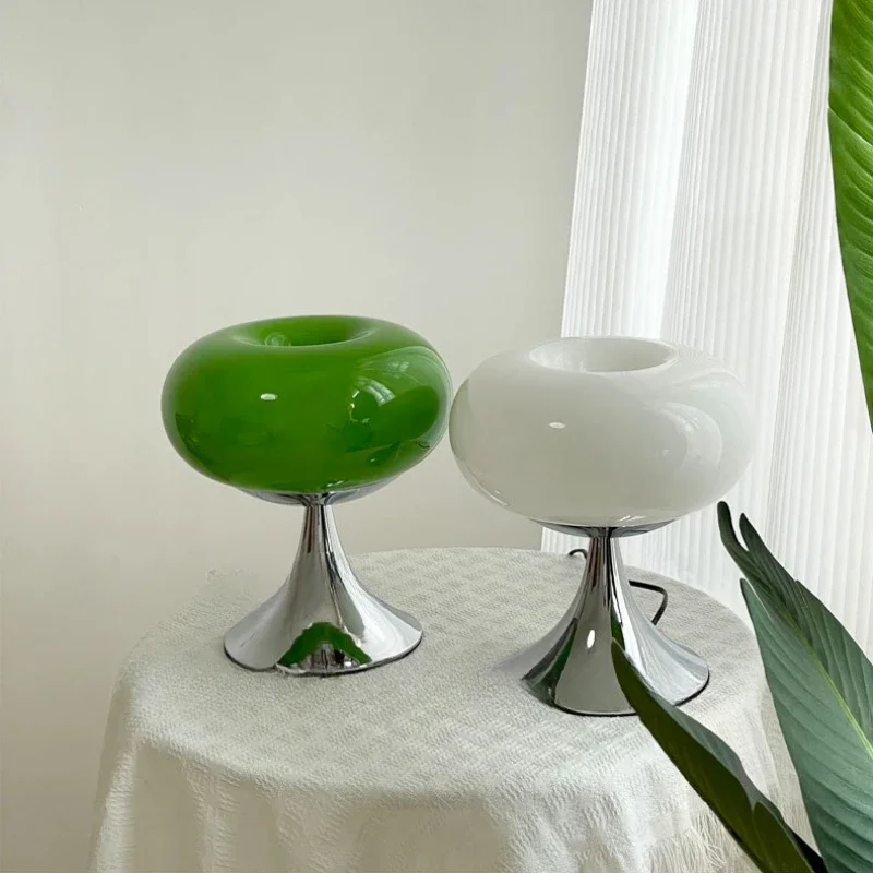 

Medieval Italian Designer Decorated Bedside Table Lamp Bauhaus Study Personalized Bedroom Green Glass Apple LED Table Lamp