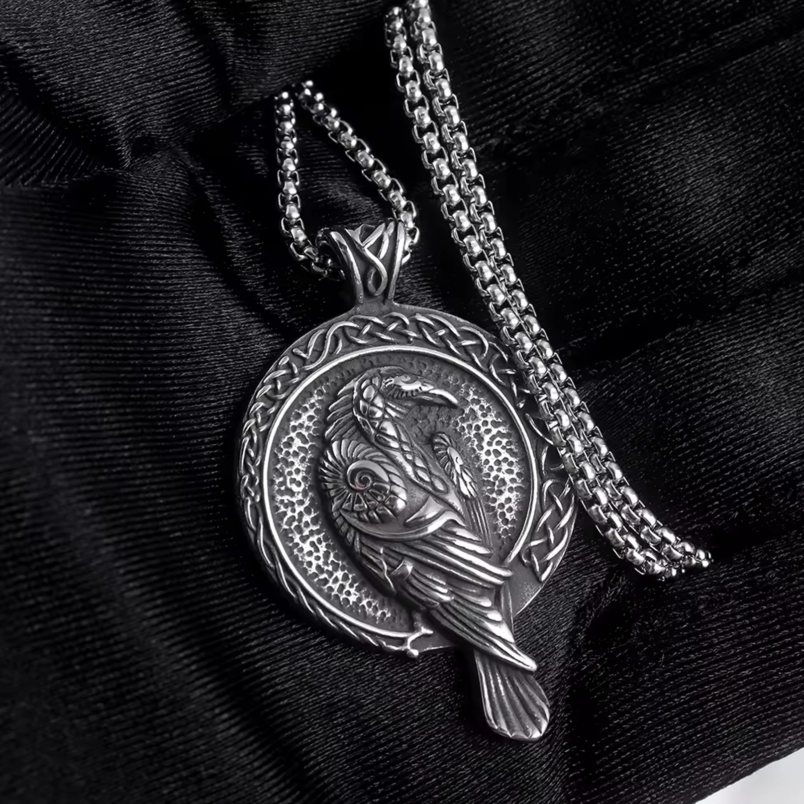 Mens Nordic Fashion Handmade Vintage Raven Crow Viking stainless steel jewerely for Men Punk Accessory Necklace