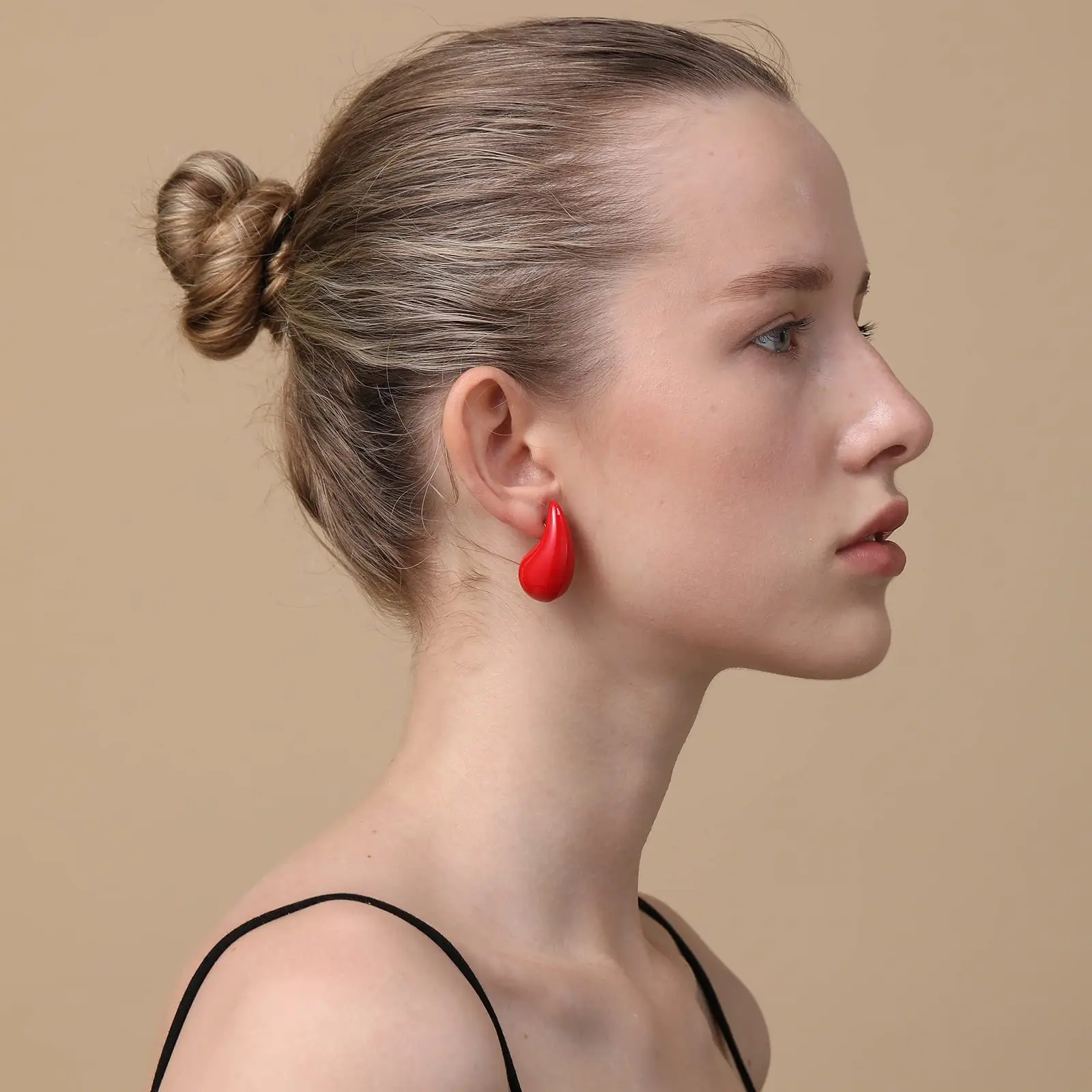 Boucles D'oreilles Vintage Métal Doré émaillé Beige - Forme Incurvée - Fermoir Clous - Occasion