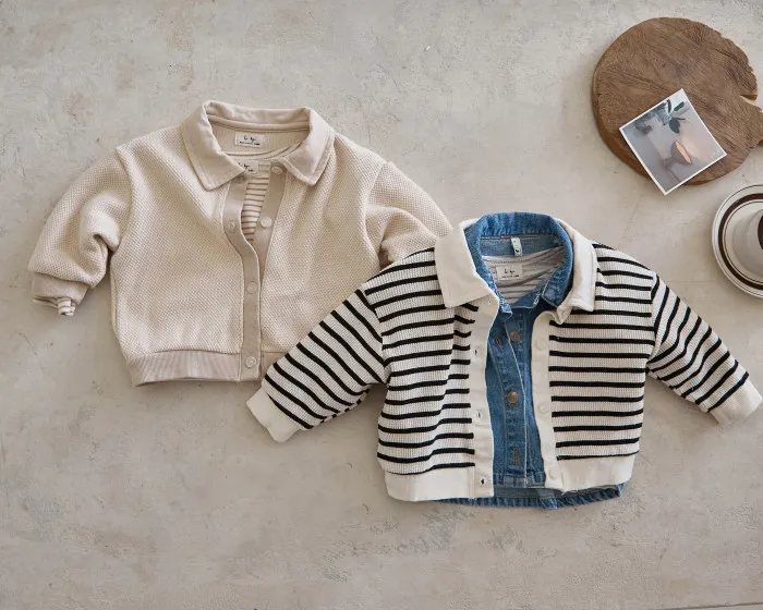 Description Picture 2 of item2025 Autumn New Baby Long Sleeve Lapel Coat Boys Fashion Splicing Striped Coat Infant Girls Solid Casual Jacket Toddler Clothes