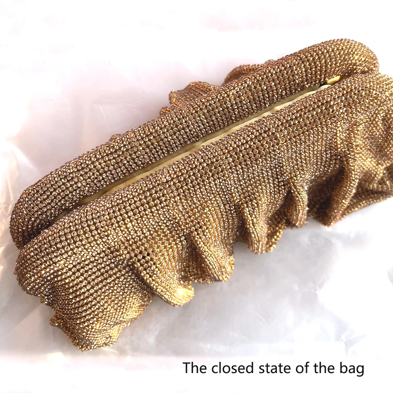 حقائب سهرة يدوية الصنع مزينة بأحجار الراين اللامعة...