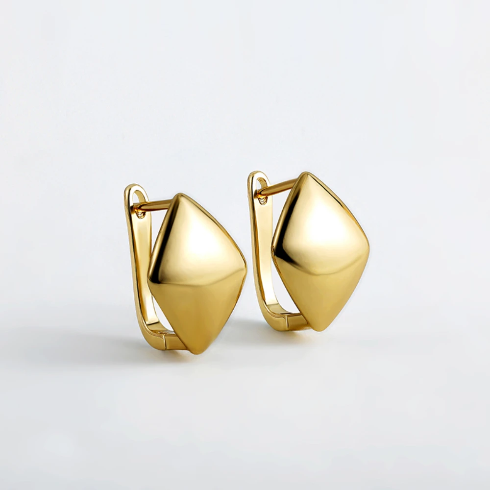 Simple Korean Geometric Heart Rhombus Piercing Huggies for Women New Trendy Gold Color Hoop Earrings Statement Jewelry