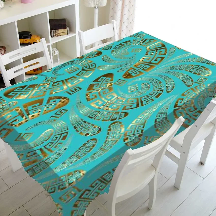 Nappe grecque turquoise et dorée à volutes