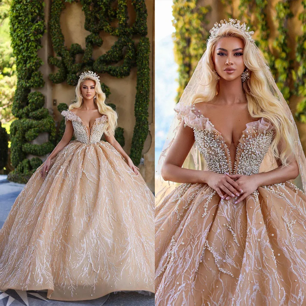

Romantic Champagne Pearls Wedding Dress Deep V Neck Bridal Gowns Custom Made Lace Appliques Royal Train Vestido de novia