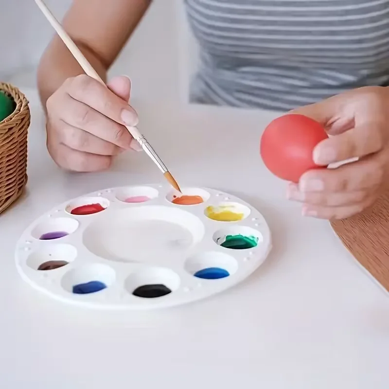 A Set of Brushes And Palettes: 24 Nylon Artist Brushes, Accompanied by 5 Round Palettes, Suitable for Acrylics, Watercolors.