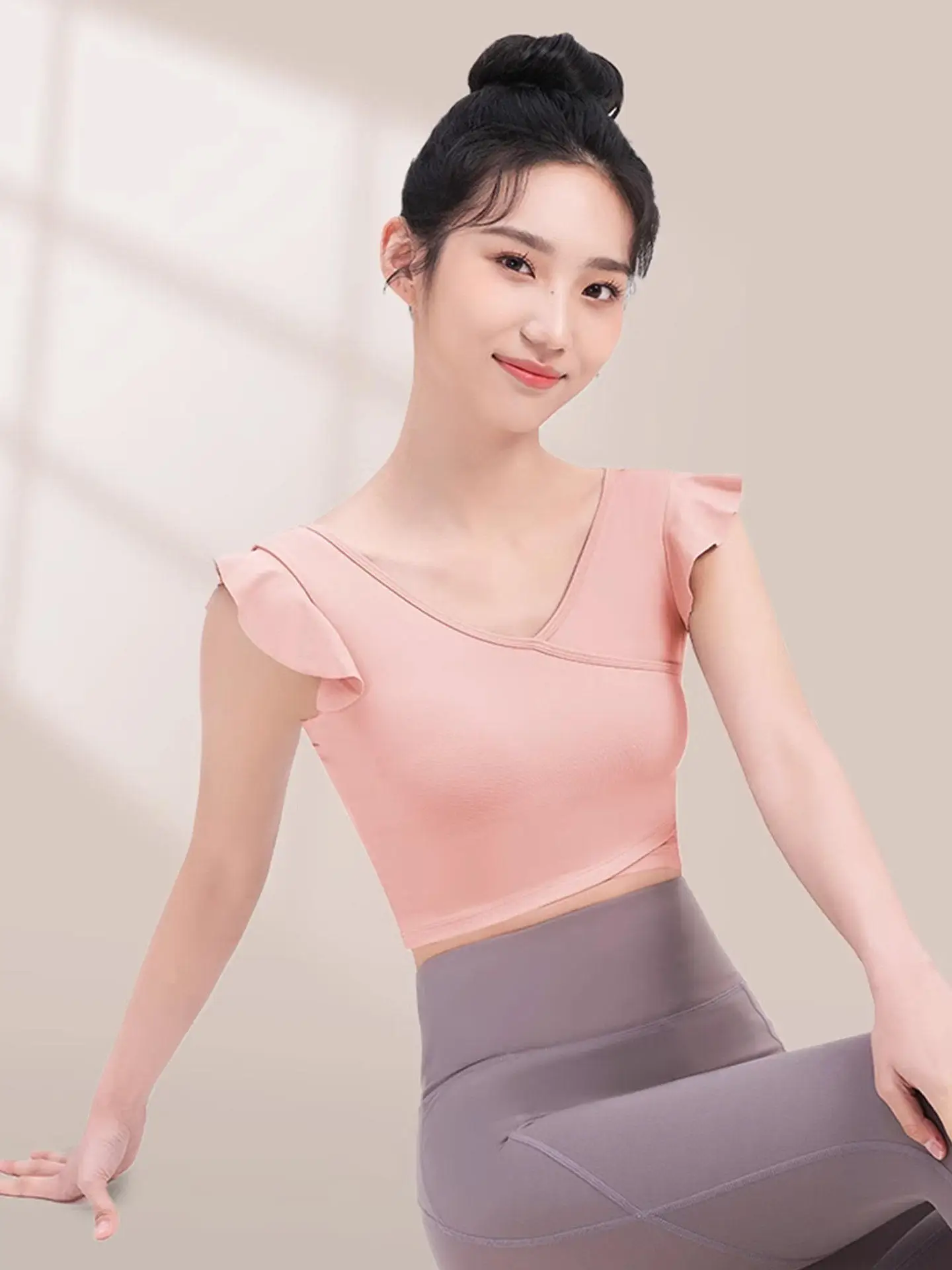 유행하는 요가 피트니스 의류 여성용 2026 신상 스포티 필라테스 운동복 상의와 하의 시티워크 반팔
