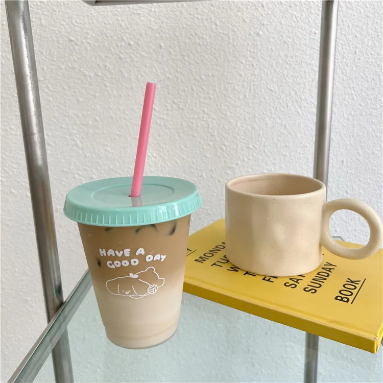 Stay cute and hydrated with our reusable tumbler with straw – perfect for summer and ideal for coffee, milk, and more