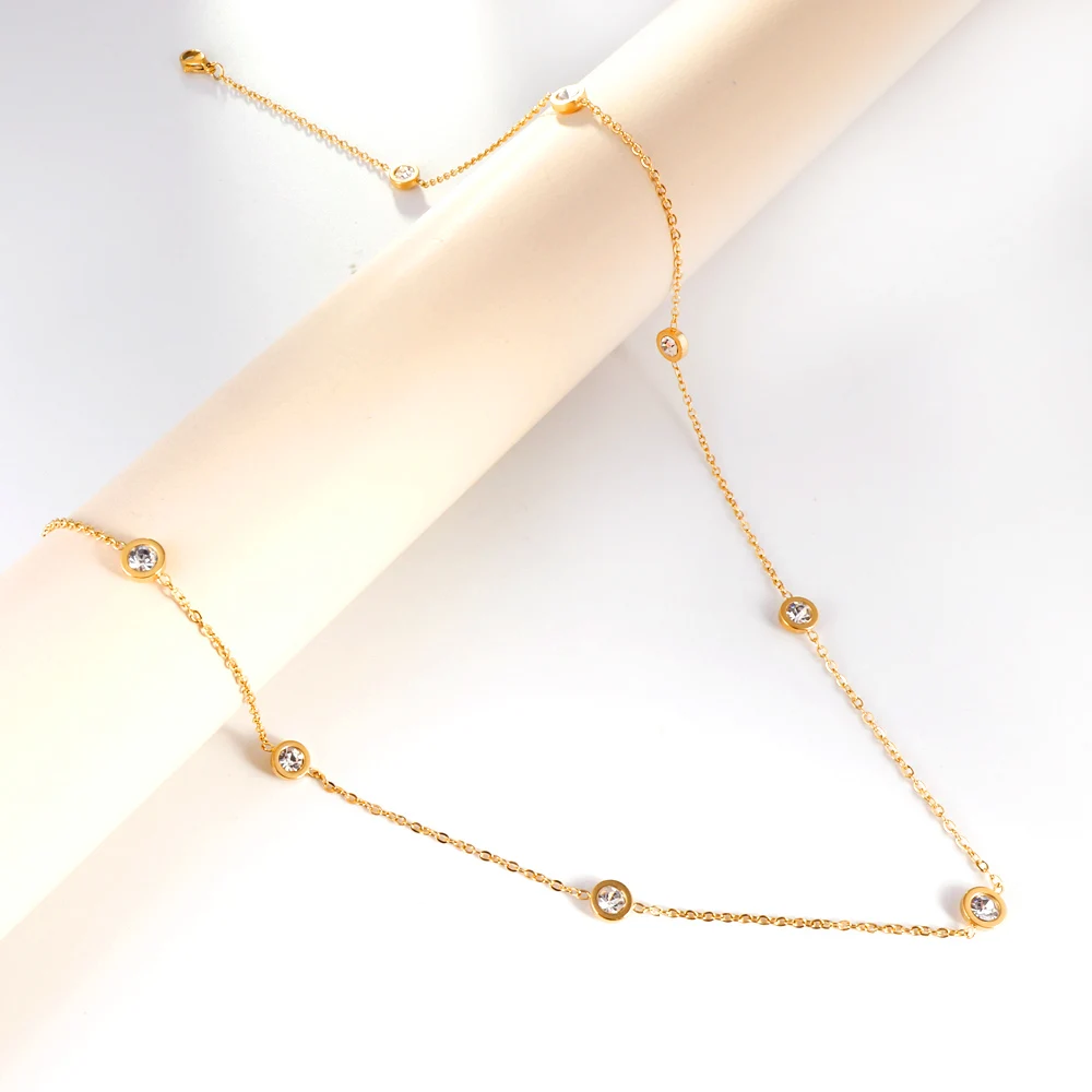 LUXUSTEEL necklace close-up detail