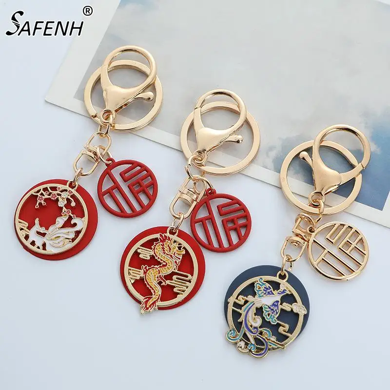 

Уникальный этнический брелок в виде лисы и кои в стиле дракона 2024