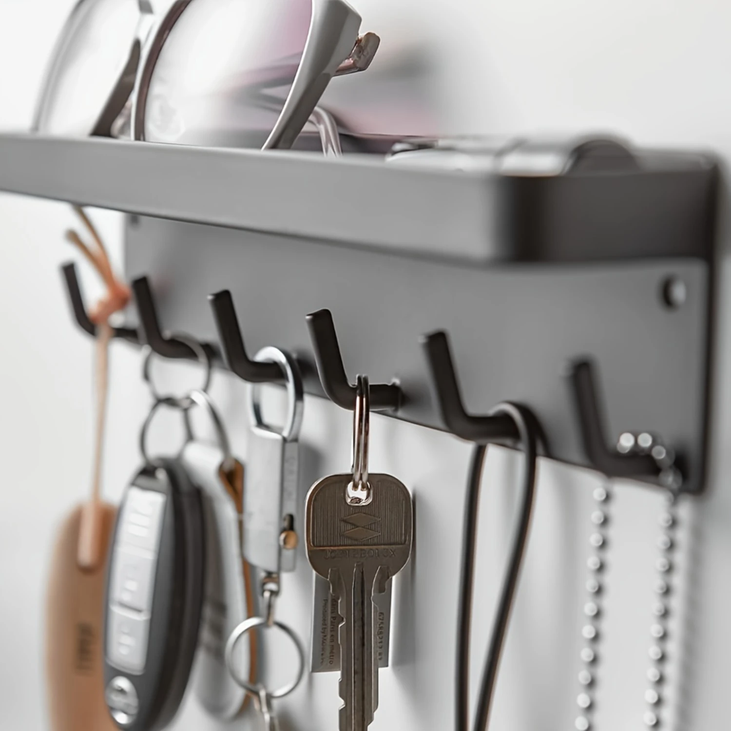 Multifunctional Wall Mounted Key Holder with Rack