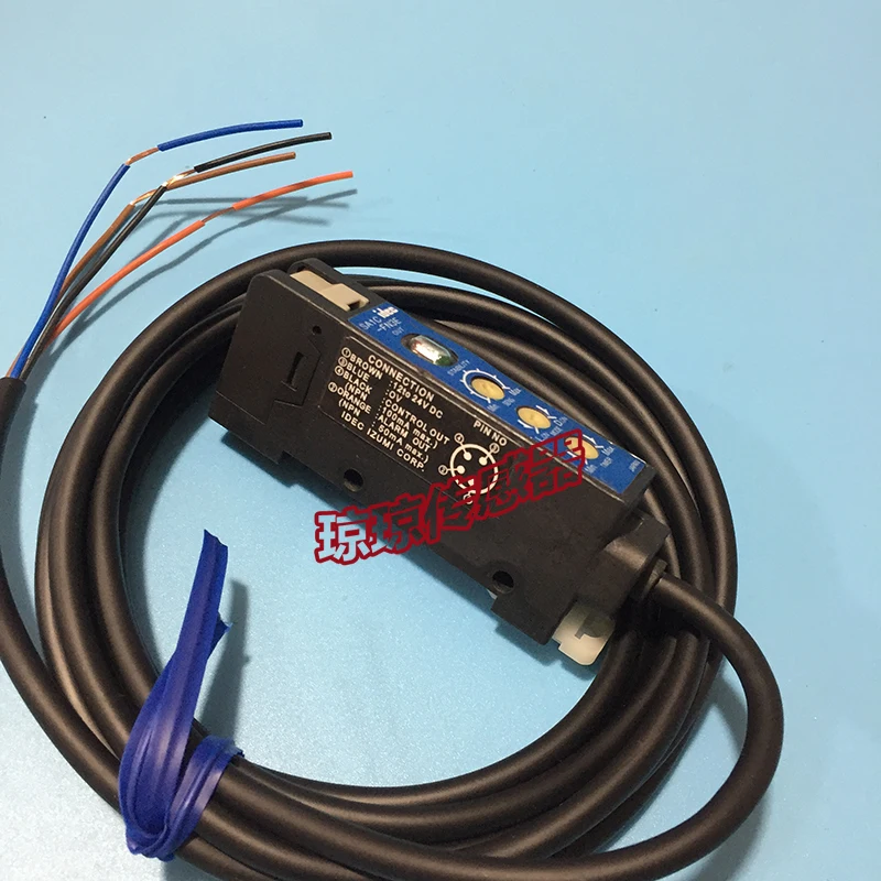 

Новый оригинальный адаптер IDEC