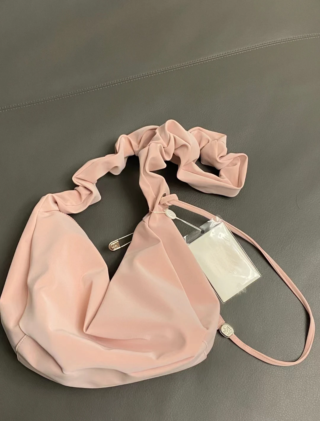 

South Korea niche bag cloud bag pure color leather fold adjustable all-match new women's bag
