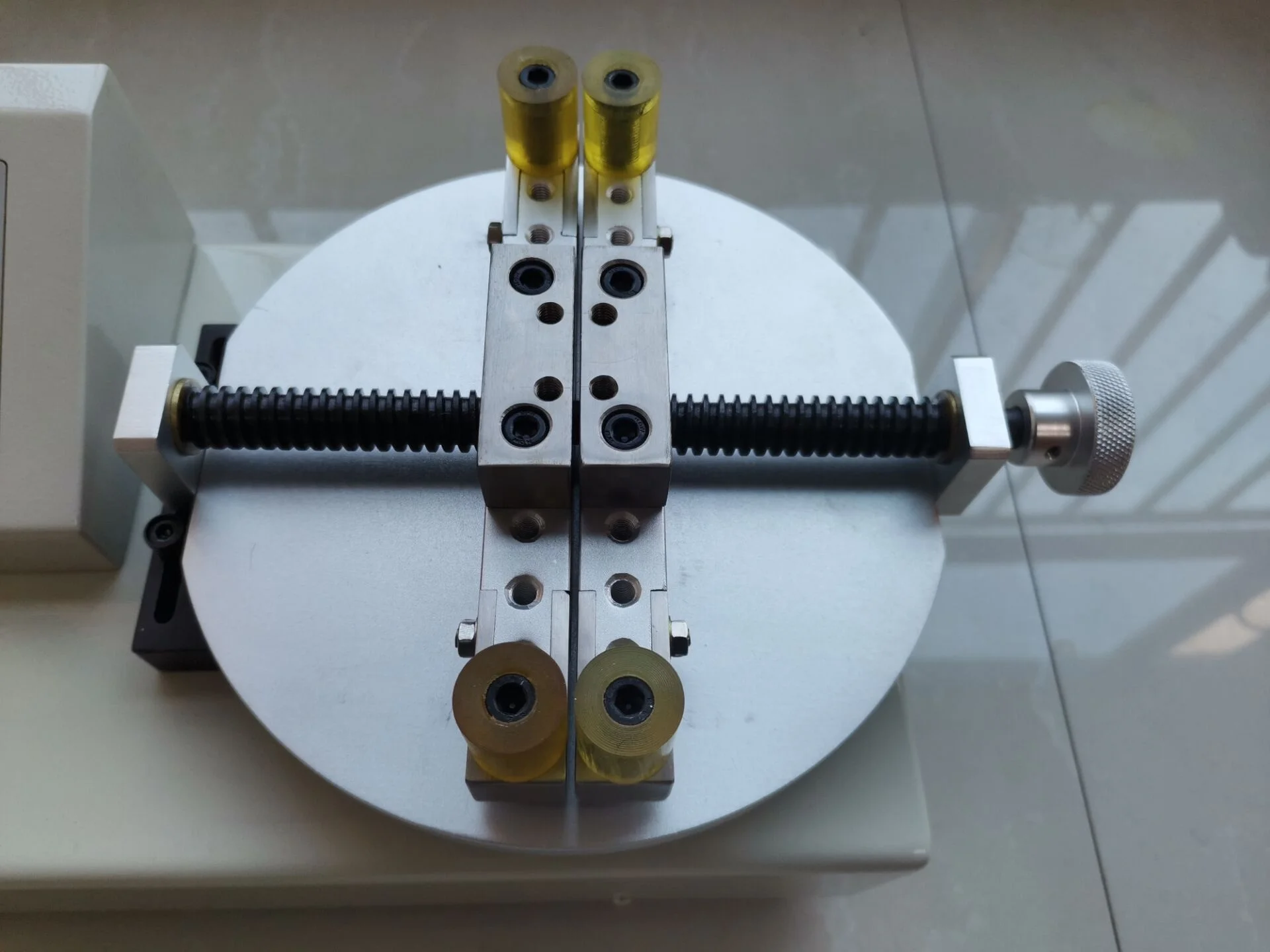 Рисунок 6 - Машина для испытания крутящего