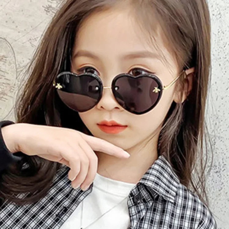 Cute Cartoon Bee Sunglasses Children Love Heart Shaped Frame Gradient Sun Glasses Girls Fashion Drive Outdoor Eyewear UV400