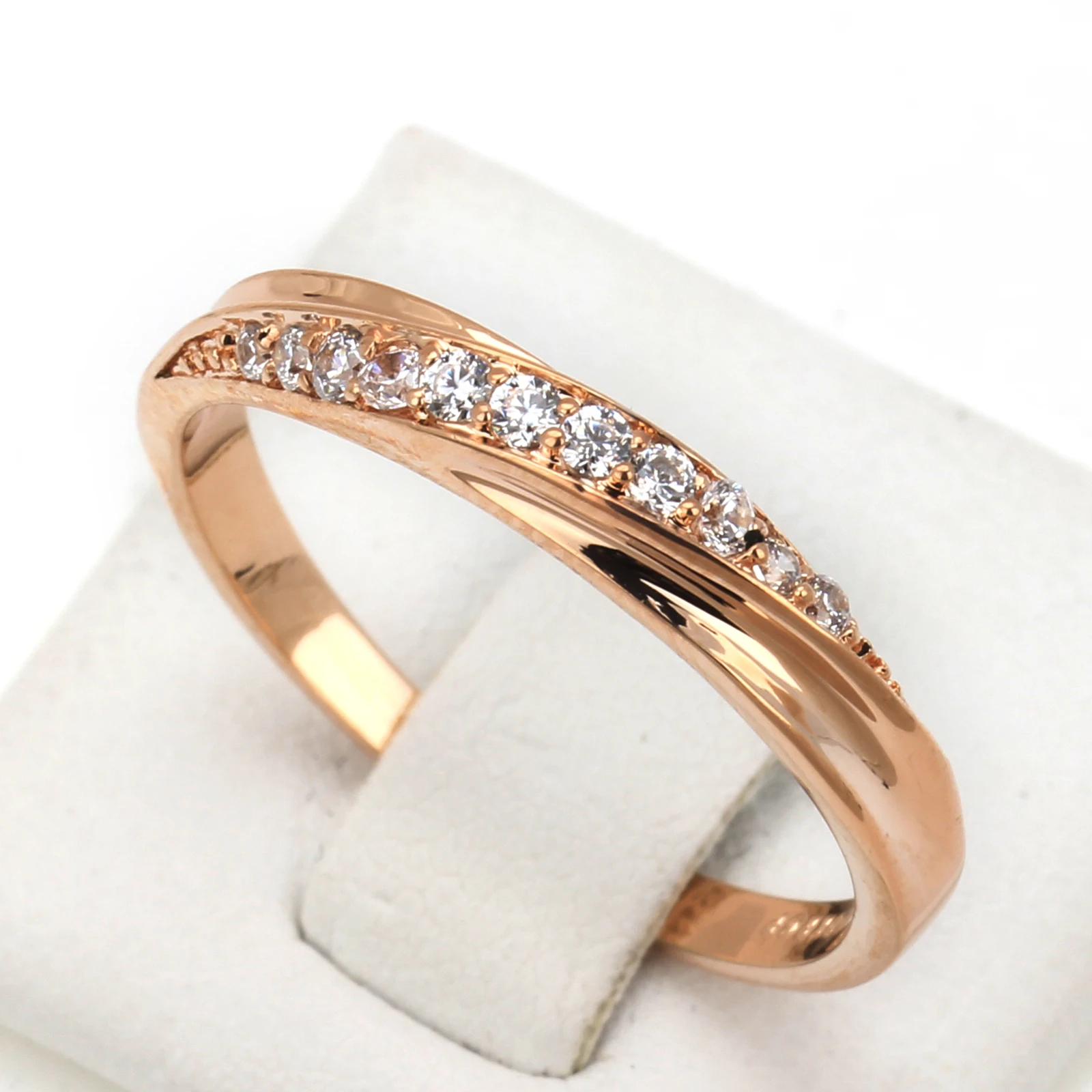 Elegant Rose Gold Cubic Zirconia Wedding Ring